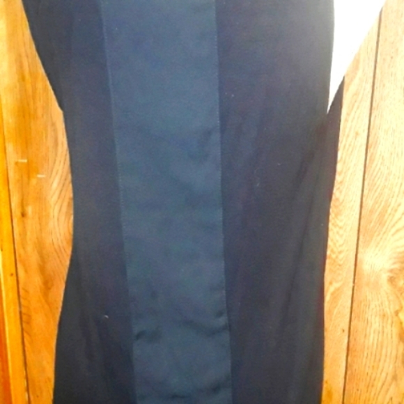 Black Elegant Size Medium Womans Sleeveless Blouse - Picture 2 of 2